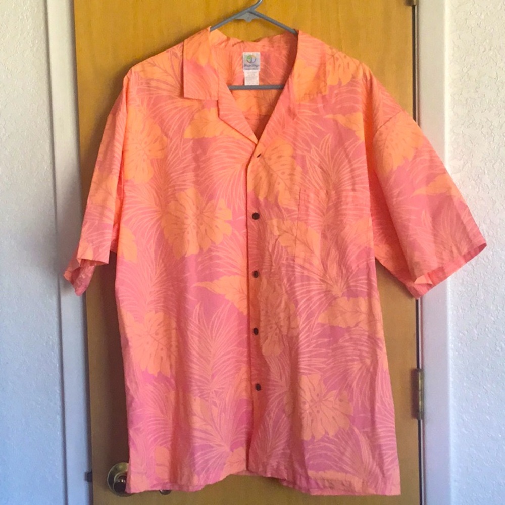 - Men’s Smart Design shirt